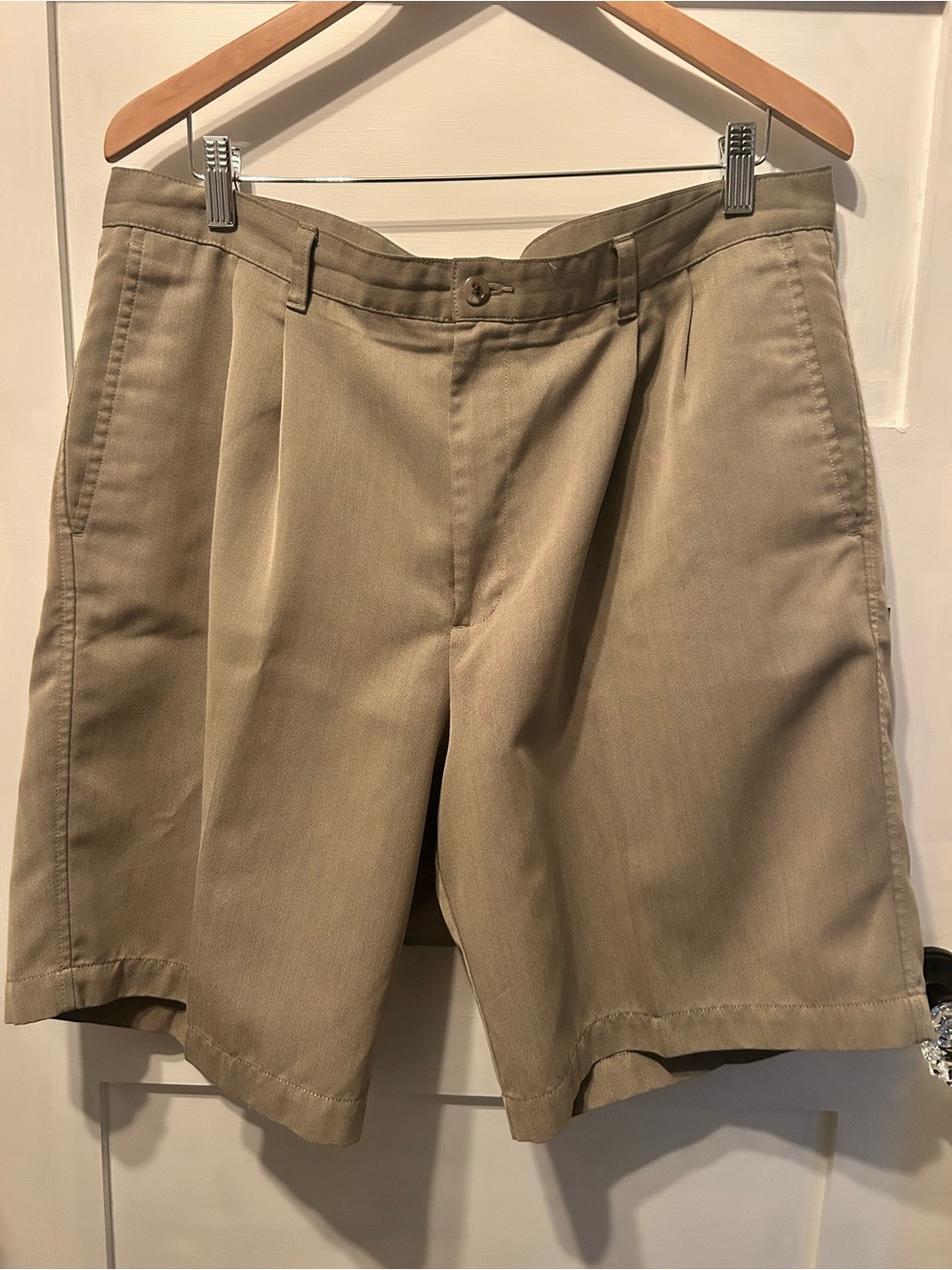 Vintage Dockers Men's Athletic Chino Golf Shorts Waist 36 Khaki Pleated Front